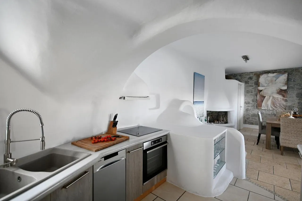 Paraga Villa1 